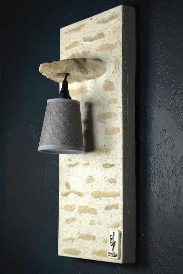 "Margaux" Applique murale design et chic en pierre et abat jour gris.